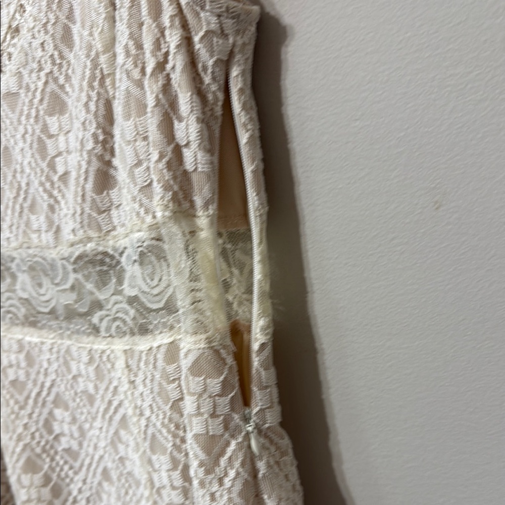 En Crème Elegant Cream Lace Dress - Picture 7 of 7